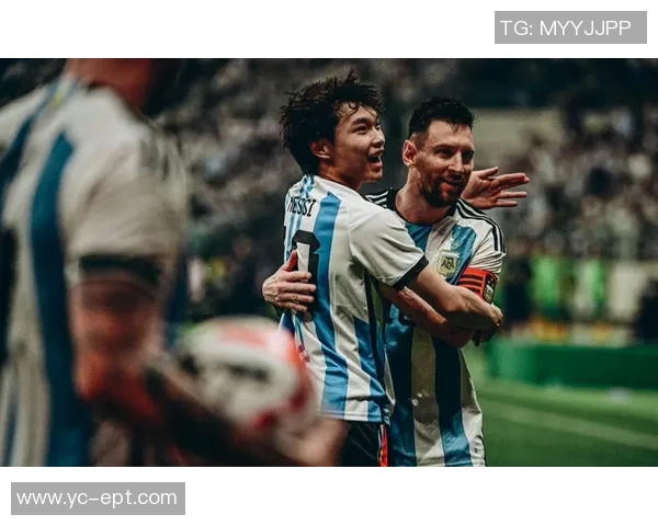 足球明星蜡像艺术展览揭幕向球迷展示偶像的真实魅力与风采